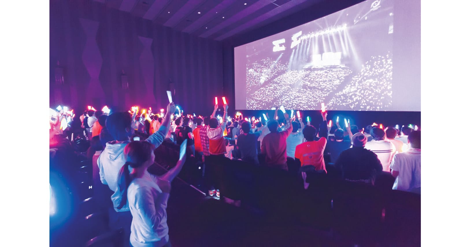 ライブビューイングが急成長 映画館で音楽や演劇 Nikkei Style