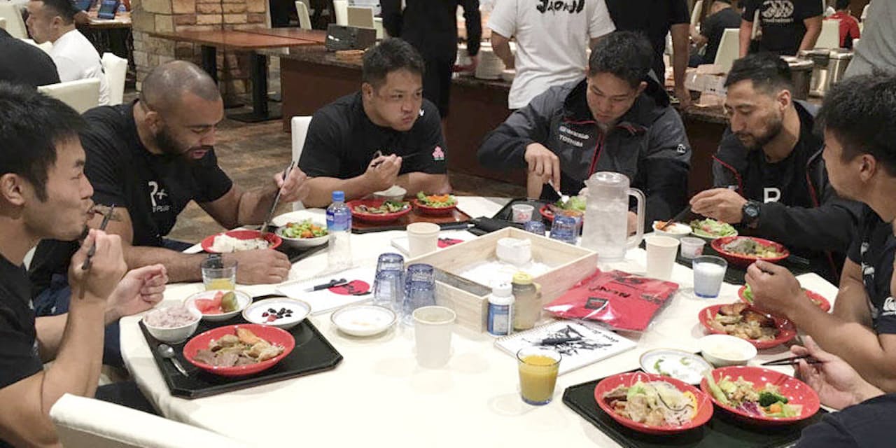 1日7 8回 ラグビー代表 練習の疲労をとる食事法 Nikkei Style 1日7 8回 ラグビー代表 練習の疲労をとる食事法 Nikkei Style