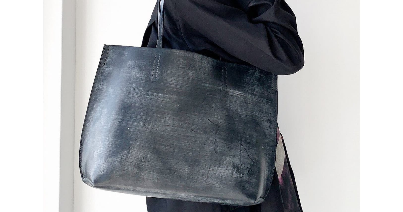 ビジカジコーデにトートバッグ 上質レザーで大人の品 Men S Fashion Nikkei Style