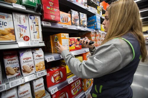 絶好調の米ウォルマート アマゾン対抗サービスに密着 日本経済新聞