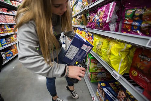 絶好調の米ウォルマート アマゾン対抗サービスに密着 日本経済新聞