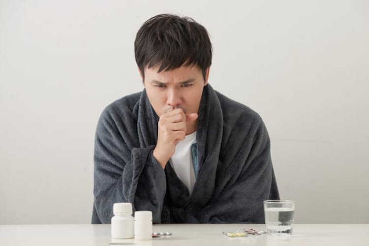 お酒を飲む人ほど風邪をひきにくい 3つの論文の答え Nikkei Style お酒を飲む人ほど風邪をひきにくい 3つの論文の答え Nikkei Style