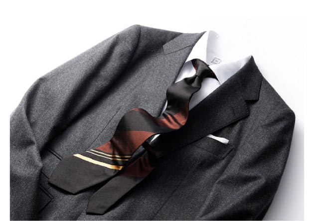 ゴールドストライプ柄タイ さりげなくvゾーン華やぐ Nikkei Style ゴールドストライプ柄タイ さりげなくvゾーン華やぐ Nikkei Style