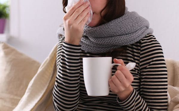 咳・倦怠感・発熱などの症状がある人は手洗い、マスク、自宅療養などの予防行動を徹底しよう。写真はイメージ=(c)
Katsiaryna Lenets-123RF