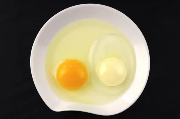 黄身が濃い卵 殻が赤い卵 栄養価が高いは誤解 Nikkei Style 黄身が濃い卵 殻が赤い卵 栄養価が高いは誤解 Nikkei Style