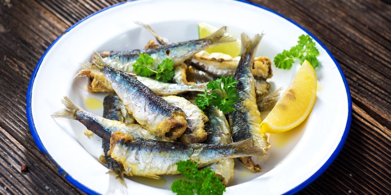 脂肪をためにくい青魚 食べるなら朝食 夕食どっち Nikkei Style 脂肪をためにくい青魚 食べるなら朝食 夕食どっち Nikkei Style