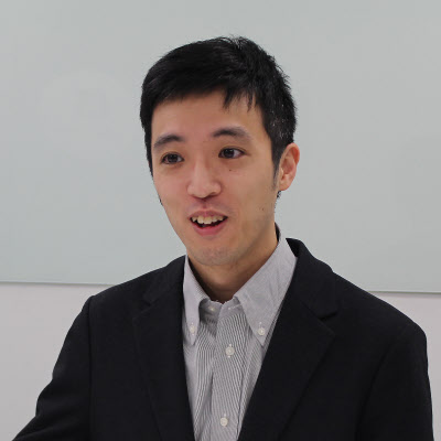 寺田響さん 1985年生まれ。2008年慶大文卒、大手教育サービス会社入社、通信教育のマーケティングや新規サービス立案を担当、14年に介護・保育子会社出向。16年大手人材サービスのグループ会社に転職し、ビッグデータや機械学習を使った企画開発業務に従事。18年Laboro.AI(ラボロ・エーアイ)入社