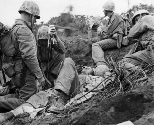 米兵も泣き叫んだ硫黄島の激戦 傷癒えぬ元兵士が語る Nikkei Style 米兵も泣き叫んだ硫黄島の激戦 傷癒えぬ元兵士が語る Nikkei Style