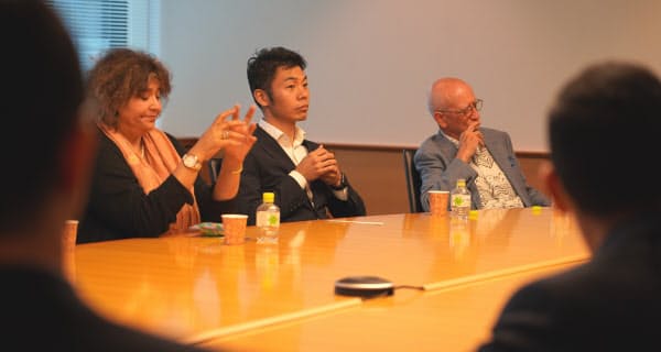 各国社員を集め東京で開いた経営会議=五常・アンド・カンパニー提供