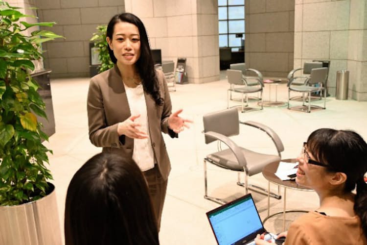 自信ない症候群 を克服 管理職めざす女性たち Nikkei Style 自信ない症候群 を克服 管理職めざす女性たち Nikkei Style