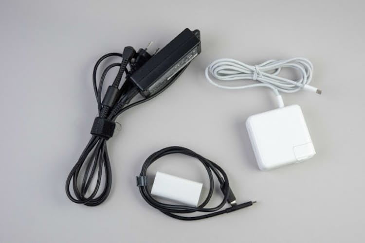 コンパクトで割安 市販のパソコン充電器を使いこなす Nikkei Style コンパクトで割安 市販のパソコン充電器を使いこなす Nikkei Style