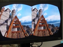 「アンリアルエンジン」でのジェットコースターのデモの画像。画面は2画面だが、オキュラスリフトを通じて見ると3D立体視映像として見える