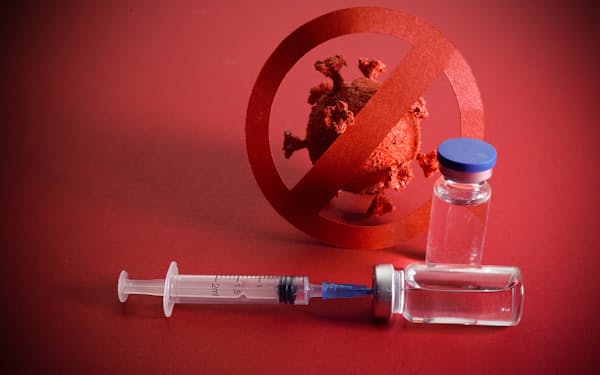 人類は幾度もパンデミックに悩まされ、その度、闘ってきた。ワクチンもそうした武器の一つで、新型コロナのワクチンの登場が期待されている。写真はイメージ=iStock.com / nambitomo