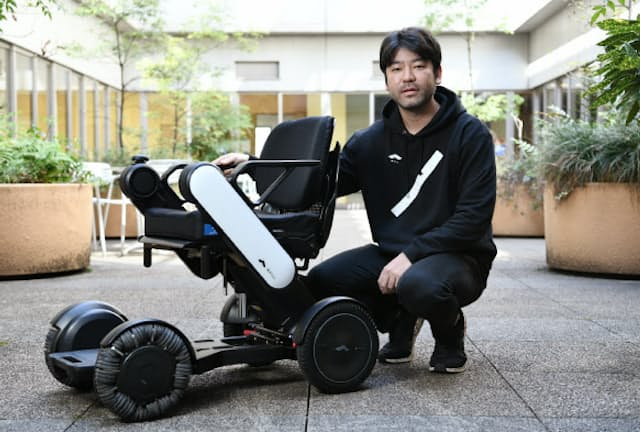 WHILLの杉江理CEOは自動運転機能付きの電動車いすの実用化実験に取り組んでいる