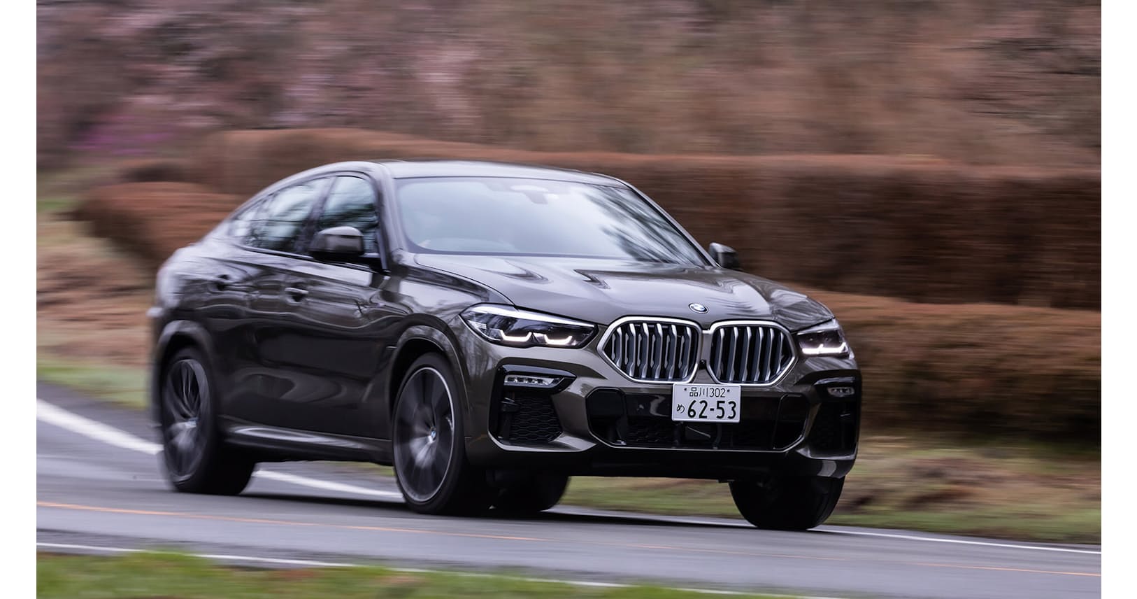 Bmw新型 X6 規格外の巨体でも加速は軽々 Nikkei Style Bmw新型 X6 規格外の巨体でも加速は軽々 Nikkei Style