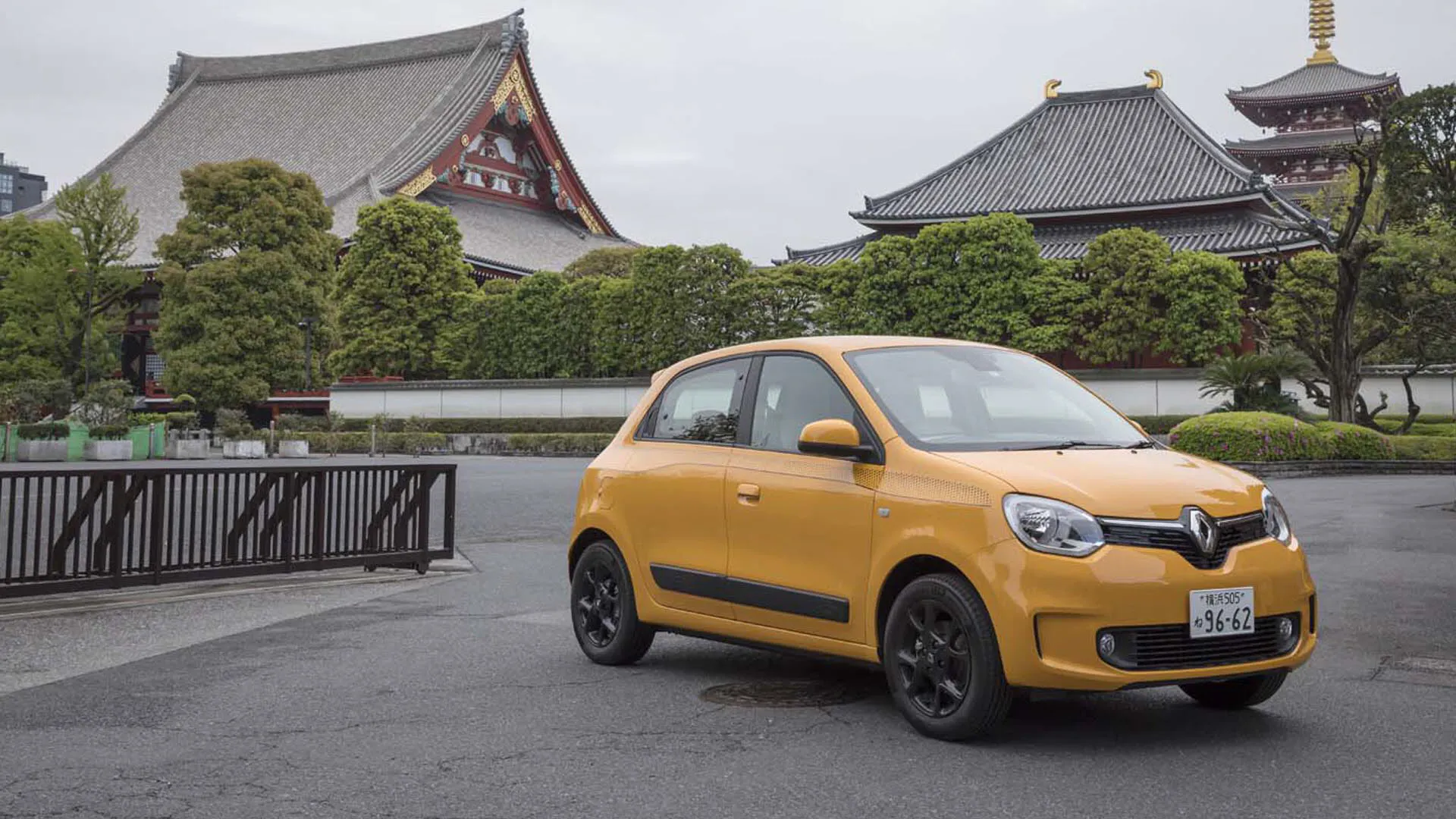 ルノー トゥインゴs 笑顔呼ぶ操作性 Mt車に浸る Nikkei Style ルノー トゥインゴs 笑顔呼ぶ操作性 Mt車に浸る Nikkei Style