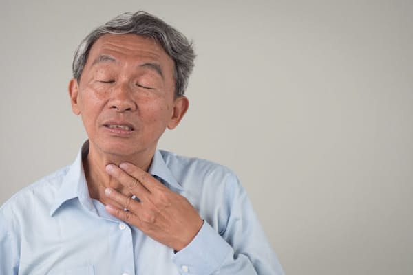 かすれ声は老化のサイン 踏ん張りきかず転倒原因にも Nikkei Style かすれ声は老化のサイン 踏ん張りきかず転倒原因にも Nikkei Style