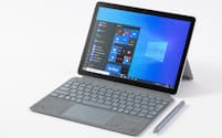日本マイクロソフトの10.5型Windowsタブレット「Surface Go 2」。一般向けモデルの直販価格は5万9800円（税別）から。キーボード兼カバーとペンはオプション
