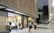 オーテモリは地下2階部分で東京メトロ大手町駅の東西線・丸ノ内線連絡通路に直結。かなりの通行量がある
