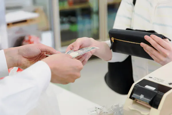 はだし運転は違反 間違いやすい交通ルール13問 Nikkei Style はだし運転は違反 間違いやすい交通ルール13問 Nikkei Style