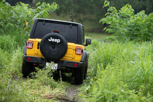 ジープ最強のラングラー ルビコン 雨の泥道も平然 Nikkei Style ジープ最強のラングラー ルビコン 雨の泥道も平然 Nikkei Style
