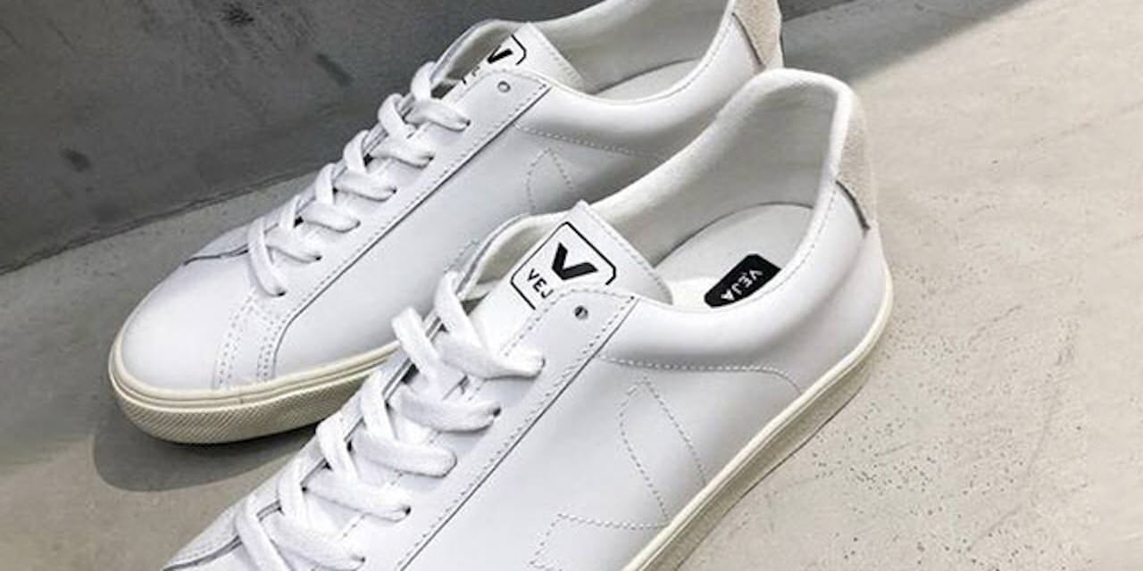 レザーの白スニーカー ひとと違う 1足を選ぶなら Nikkei Style レザーの白スニーカー ひとと違う 1足を選ぶなら Nikkei Style