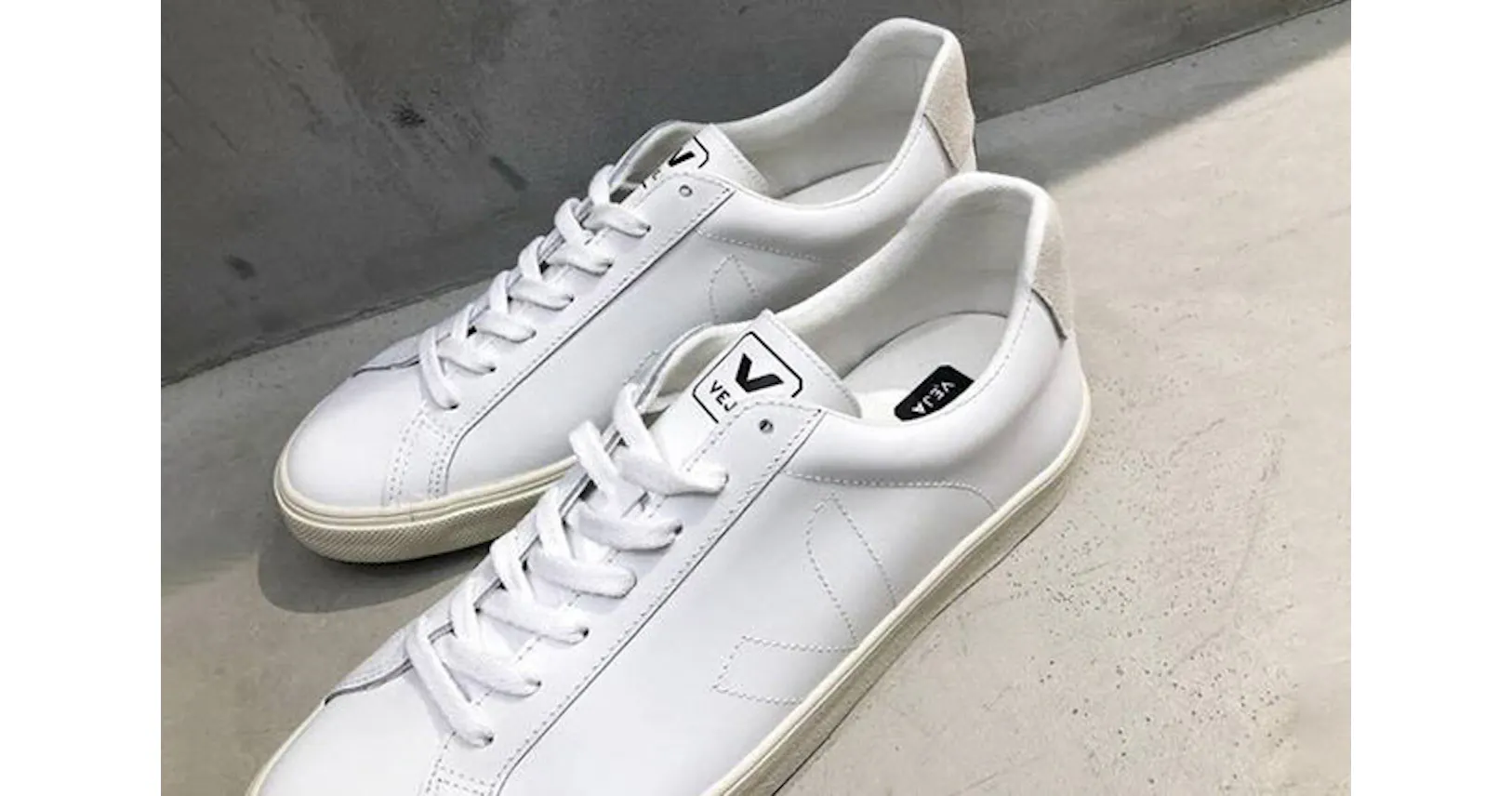 レザーの白スニーカー ひとと違う 1足を選ぶなら Nikkei Style レザーの白スニーカー ひとと違う 1足を選ぶなら Nikkei Style