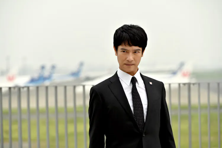 半沢直樹 の控えめスーツ 派手なストライプと対決 Nikkei Style 半沢直樹 の控えめスーツ 派手なストライプと対決 Nikkei Style