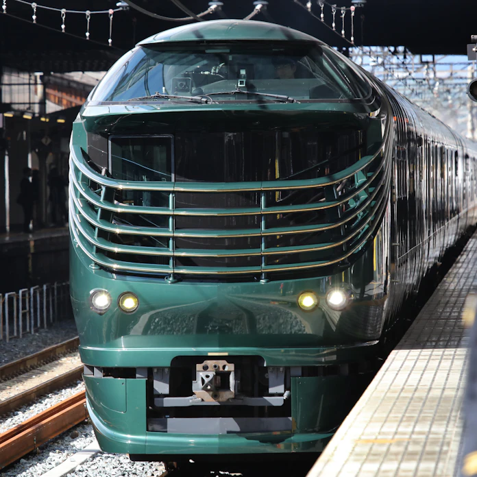 Jr西の豪華列車 瑞風 初の定期検査 緑の艶も再生 日本経済新聞 Jr西の豪華列車 瑞風 初の定期検査 緑の艶も再生 日本経済新聞