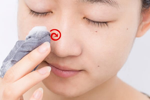 どう対処 顔や首のポツポツ 自己処置は危険 Nikkei Style どう対処 顔や首のポツポツ 自己処置は危険 Nikkei Style