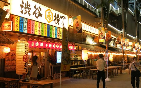 「RAYARD MIYASHITA PARK（レイヤード ミヤシタパーク）」内に8月4日オープンした飲食店街「渋谷横丁」。巨大横丁に誰もが目を引き付けられる