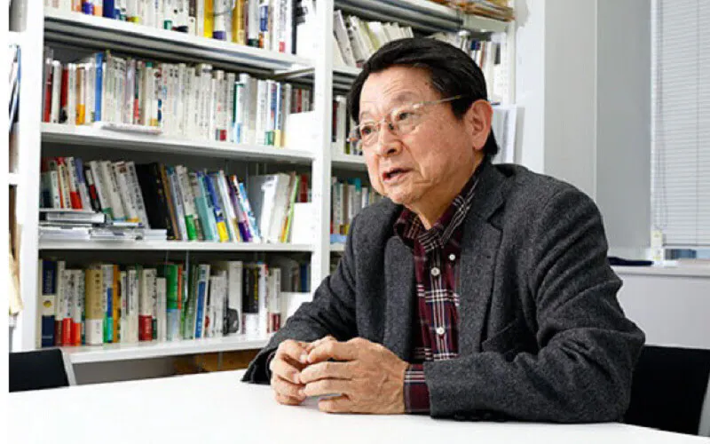 片山善博(かたやま・よしひろ)氏、1951年岡山市生まれ。74年東京大学法学部卒業、自治省(現総務省)に入省。自治大臣秘書官、固定資産税課長などを経て、99年鳥取県知事(2期)。2007年4月慶應義塾大学教授。10年9月から11年9月まで総務相。同月慶應義塾大学に復職。17年4月から現職。 『民主主義を立て直す 日本を診る2』(岩波書店、2015年)など著書多数。 (写真:竹井 俊晴、2019年4月撮影) 片山善博(かたやま・よしひろ)氏、1951年岡山市生まれ。74年東京大学法学部卒業、自治省(現総務省)に入省。自治大臣秘書官、固定資産税課長などを経て、99年鳥取県知事(2期)。2007年4月慶應義塾大学教授。10年9月から11年9月まで総務相。同月慶應義塾大学に復職。17年4月から現職。 『民主主義を立て直す 日本を診る2』(岩波書店、2015年)など著書多数。 (写真:竹井 俊晴、2019年4月撮影)