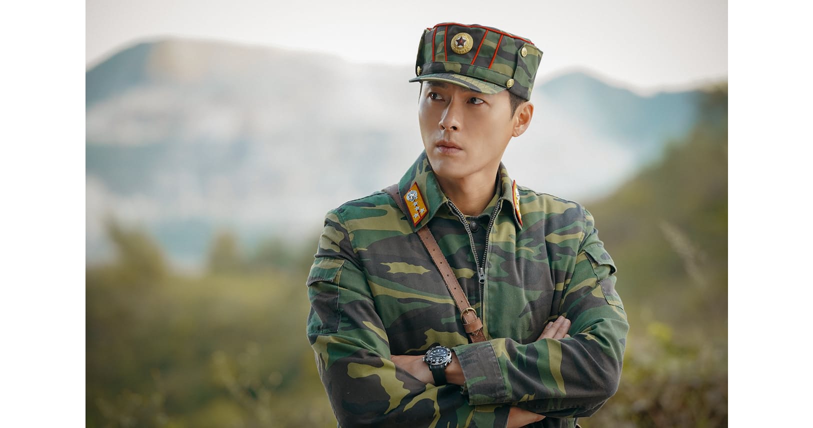 愛の不時着 のヒョンビン 軍服 スーツに無事着陸 Nikkei Style