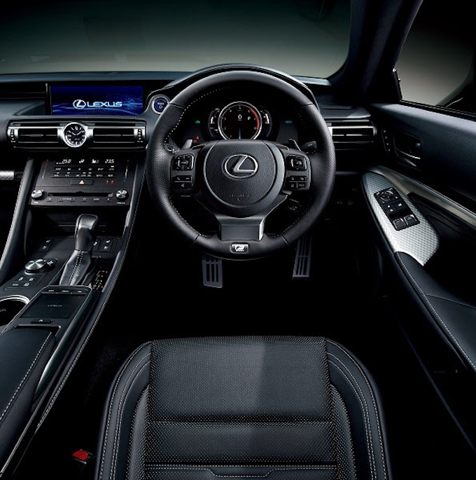 トヨタ Lexusがスポーツカー Rc Rc F を一部改良して発売 日本経済新聞