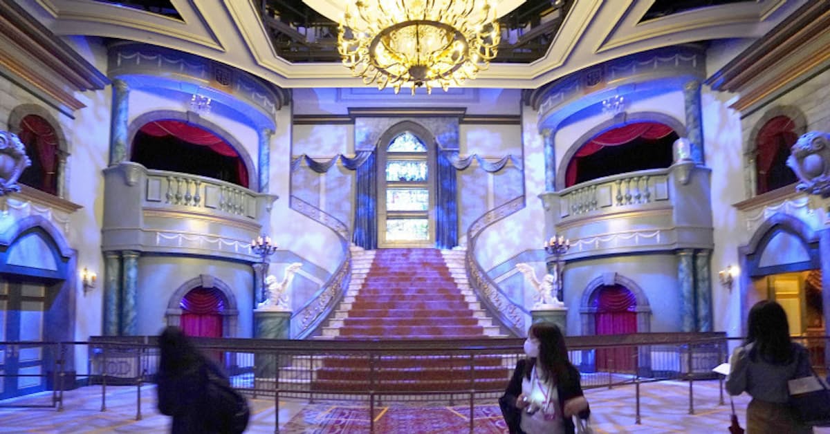 美女と野獣 再現 Tdl新エリアを報道陣に公開 日本経済新聞