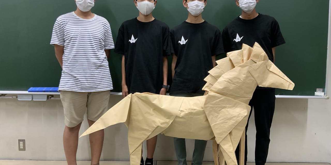 一枚の紙に無限の可能性 東大寺学園の折り紙研究部 Nikkei Style 一枚の紙に無限の可能性 東大寺学園の折り紙研究部 Nikkei Style