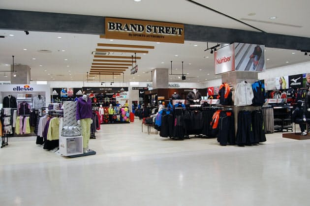 ボルダリングスタジオやフットサルコートも 国内3位の巨大sc イオンモール幕張新都 Nikkei Style ボルダリングスタジオやフットサルコートも 国内3位の巨大sc イオンモール幕張新都 Nikkei Style