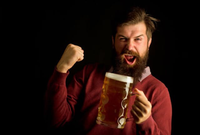 健康を気にする人は「糖質ゼロ」のビールを待ち望んでいた？ 写真はイメージ (c) Volodymyr Tverdokhlib-123RF