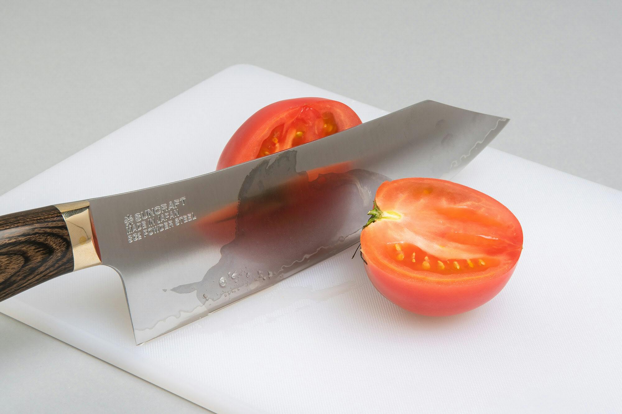 料理の腕が上がる 台所番長が選ぶ男の重量級包丁4選 Nikkei Style 料理の腕が上がる 台所番長が選ぶ男の重量級包丁4選 Nikkei Style