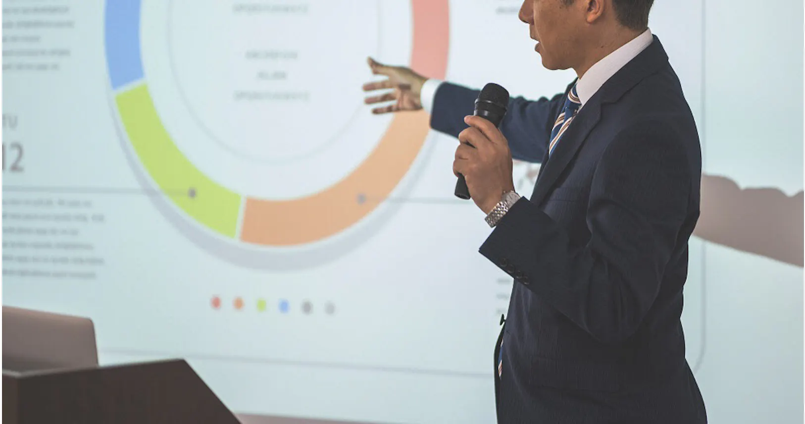 日本へも波及必至 コロナ禍で注目 ステークホルダー資本主義 は世界を救うか Nikkeiリスキリング 日本へも波及必至 コロナ禍で注目 ステークホルダー資本主義 は世界を救うか Nikkeiリスキリング