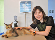 RABO(ラボ)の伊豫愉芸子代表は筋金入りの猫好きだ
