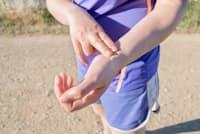 脈拍は1分間測らなくても、10秒測って6倍、15秒測って4倍などでOK。(C)Manuel Faba Ortega-123rf 脈拍は1分間測らなくても、10秒測って6倍、15秒測って4倍などでOK。(C)Manuel Faba Ortega-123rf