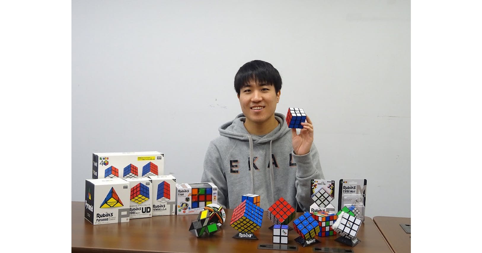 リベンジ組 の大人が参戦 ルービックキューブ 40周年 コロナ禍でブーム再点 Nikkei Style リベンジ組 の大人が参戦 ルービックキューブ 40周年 コロナ禍でブーム再点 Nikkei Style