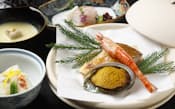 味だけでなく、器や盛り付けなど目でも楽しめる京都の食文化を体験できるいい機会だ