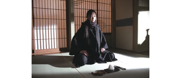 荒唐無稽でも心に響く 振り込め詐欺にdv 女忍者が現代の悪を解決 天誅 闇の仕置人 Nikkei Style 荒唐無稽でも心に響く 振り込め詐欺にdv 女忍者が現代の悪を解決 天誅 闇の仕置人 Nikkei Style