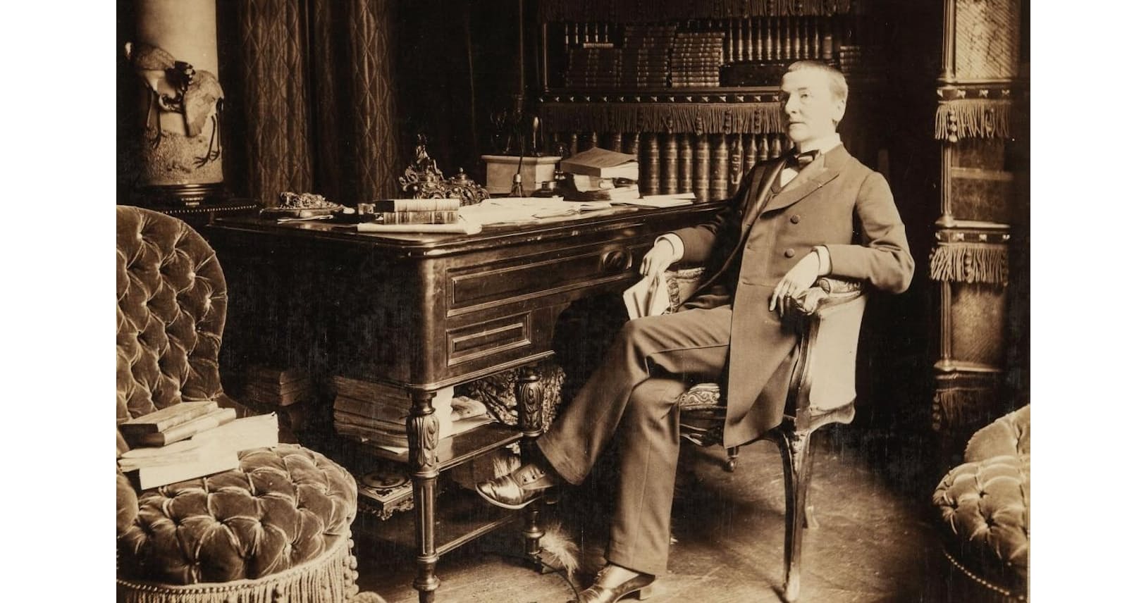 ペルシャ遺跡に魅せられて 男装の女性考古学者の生涯 Nikkei Style ペルシャ遺跡に魅せられて 男装の女性考古学者の生涯 Nikkei Style