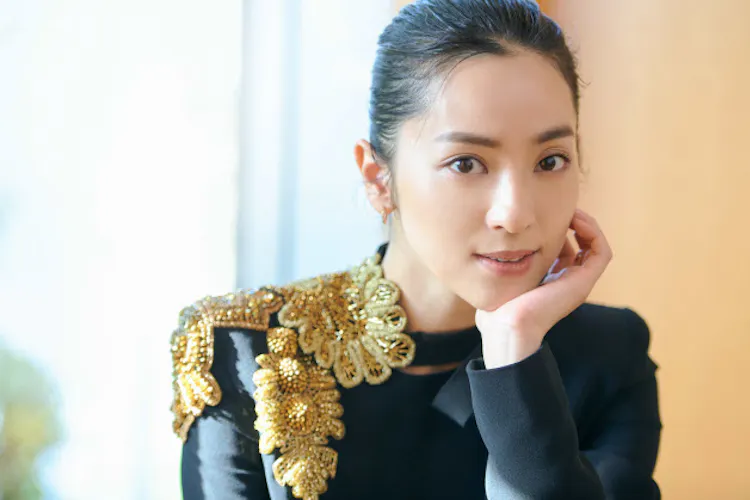 写真はこちら 中村アン おうち時間 を飾る花瓶コレクション Nikkei Style 写真はこちら 中村アン おうち時間 を飾る花瓶コレクション Nikkei Style