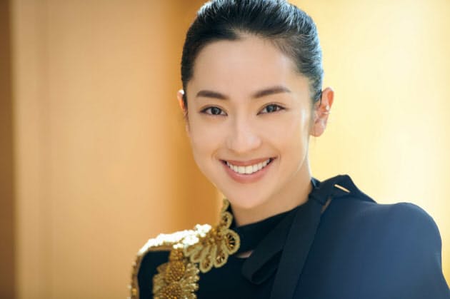 写真はこちら 中村アン おうち時間 を飾る花瓶コレクション Nikkei Style 写真はこちら 中村アン おうち時間 を飾る花瓶コレクション Nikkei Style