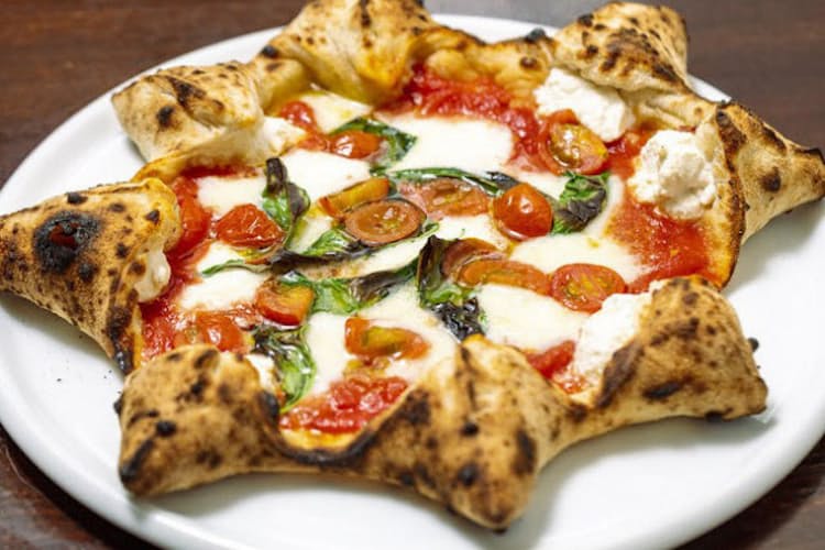 ナポリの協会認定職人のピザが看板 東京 都立大学 Nikkei Style ナポリの協会認定職人のピザが看板 東京 都立大学 Nikkei Style