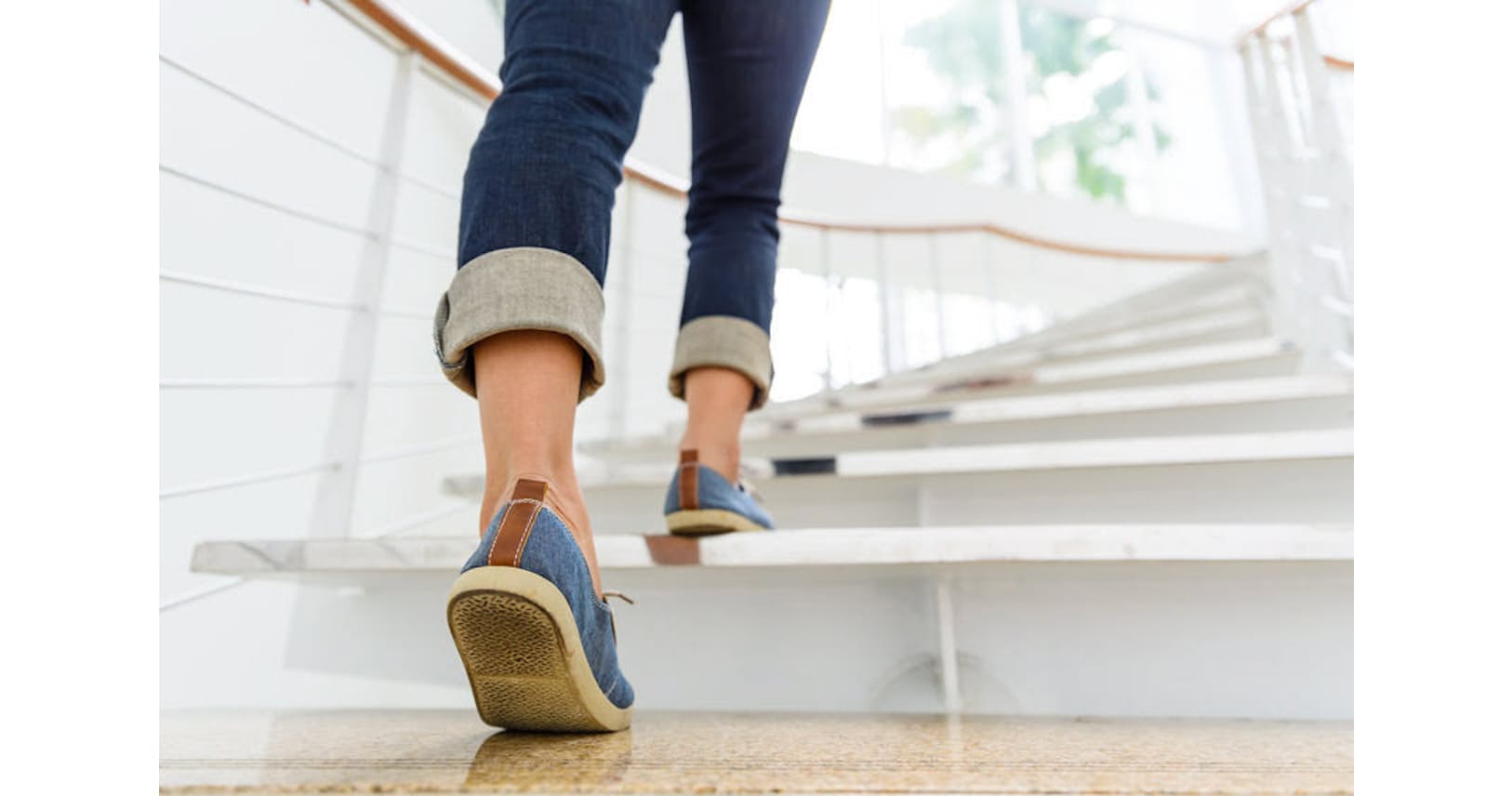 コロナ太り解消の秘策 階段を上る にもコツがある Nikkei Style コロナ太り解消の秘策 階段を上る にもコツがある Nikkei Style